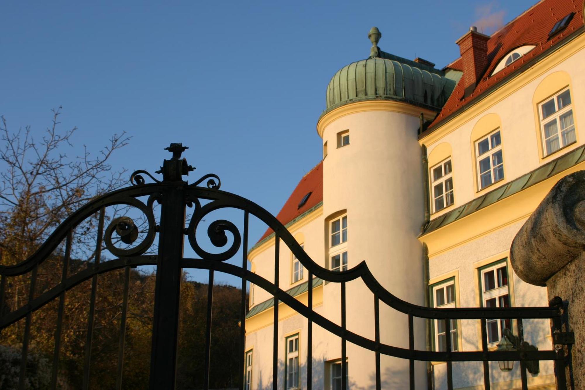 Schloss Gumpoldskirchen Dış mekan fotoğraf