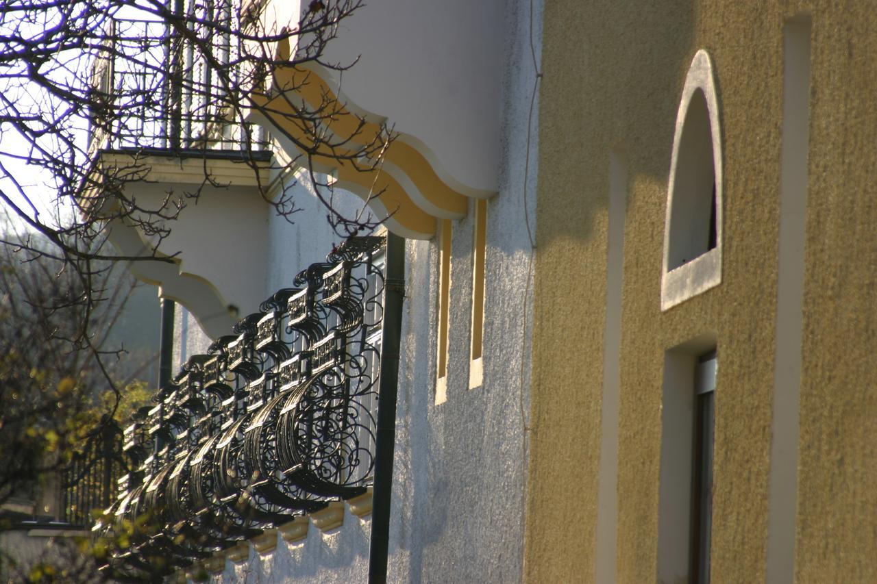 Schloss Gumpoldskirchen Dış mekan fotoğraf