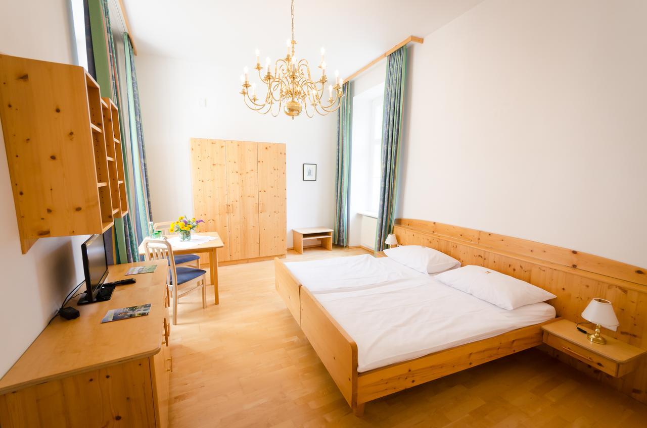 Schloss Gumpoldskirchen Dış mekan fotoğraf
