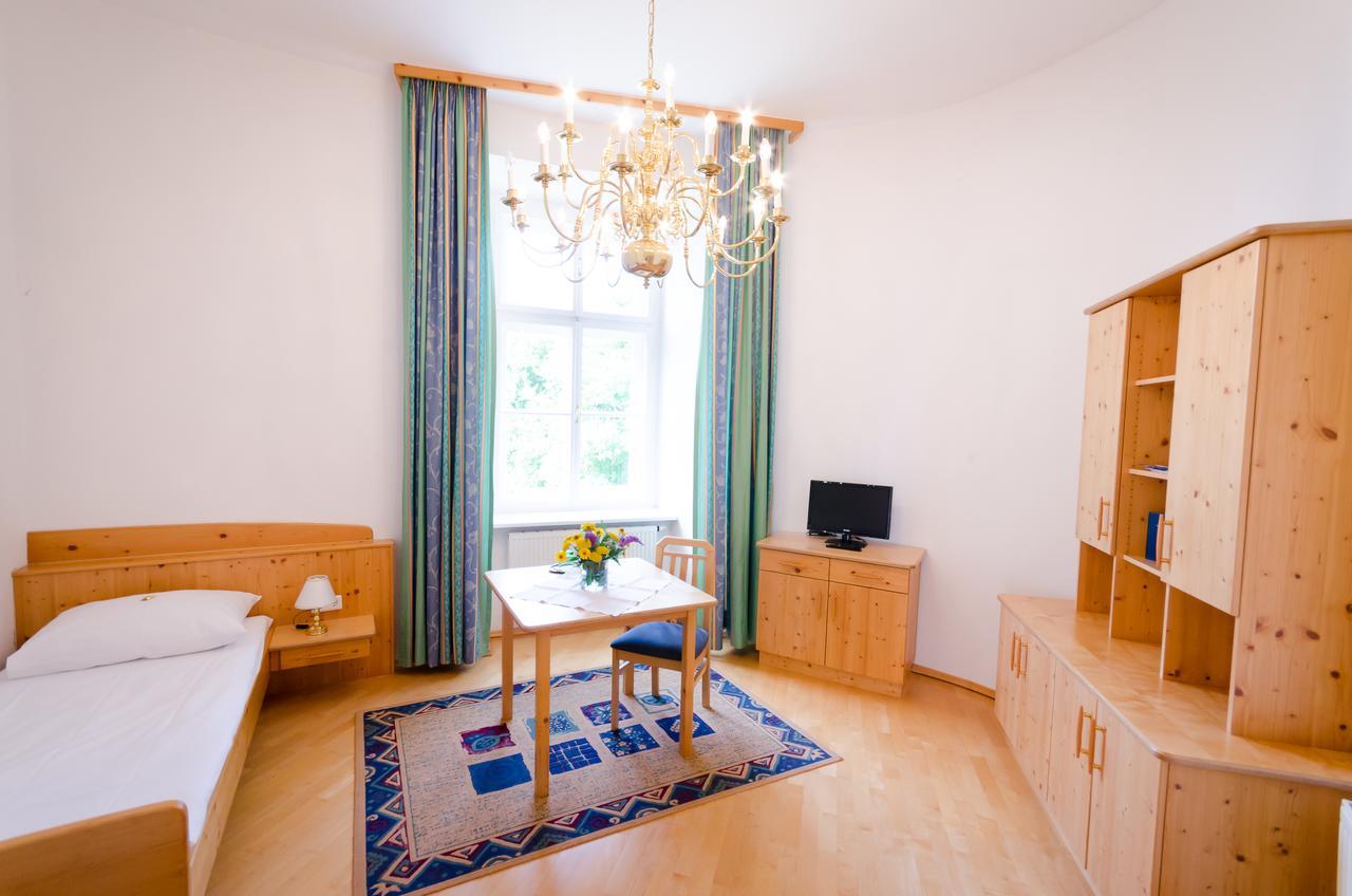 Schloss Gumpoldskirchen Dış mekan fotoğraf