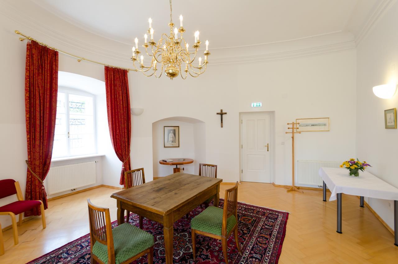 Schloss Gumpoldskirchen Dış mekan fotoğraf